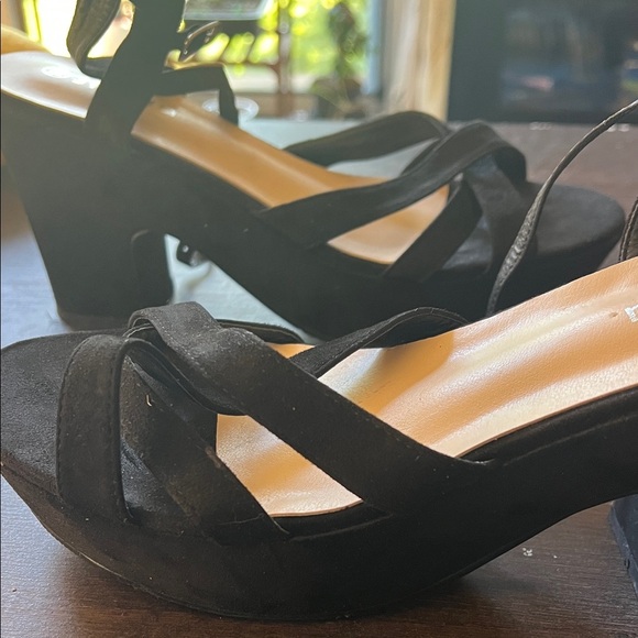 Jiu Du Black Wedge Sandals - Picture 5 of 5